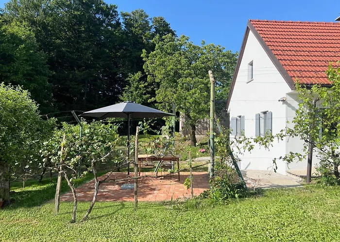 בית נופש Maria's Orchard - Nature Retreat In Slovenia רוגאסקה סלאטינה